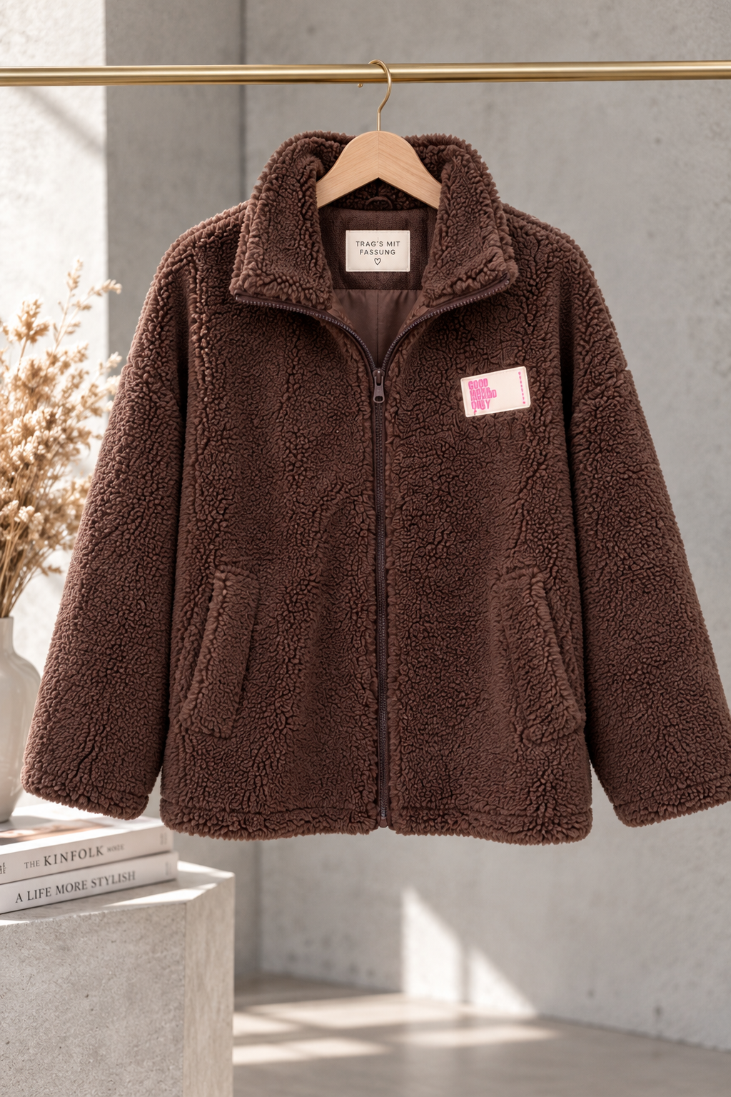 Kuschel Jacke mit Reißverschluss & Patch BE THE REASON FOR SMILES TODAY dark chocolate