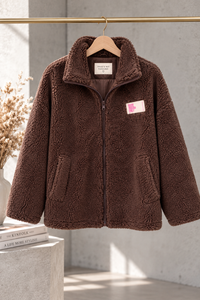 Kuschel Jacke mit Reißverschluss & Patch BE THE REASON FOR SMILES TODAY dark chocolate