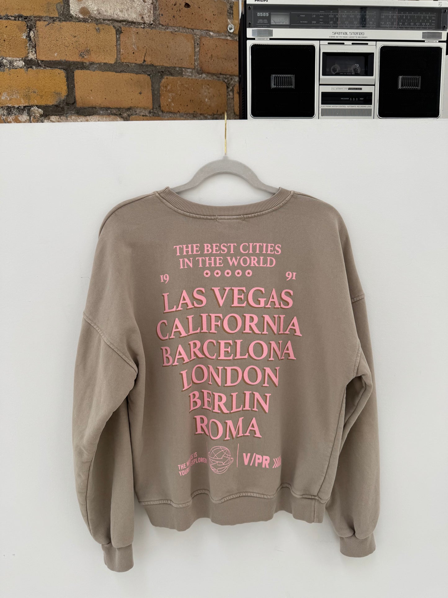 Sweater THE BEST CITIES IN THE WORLD taupe