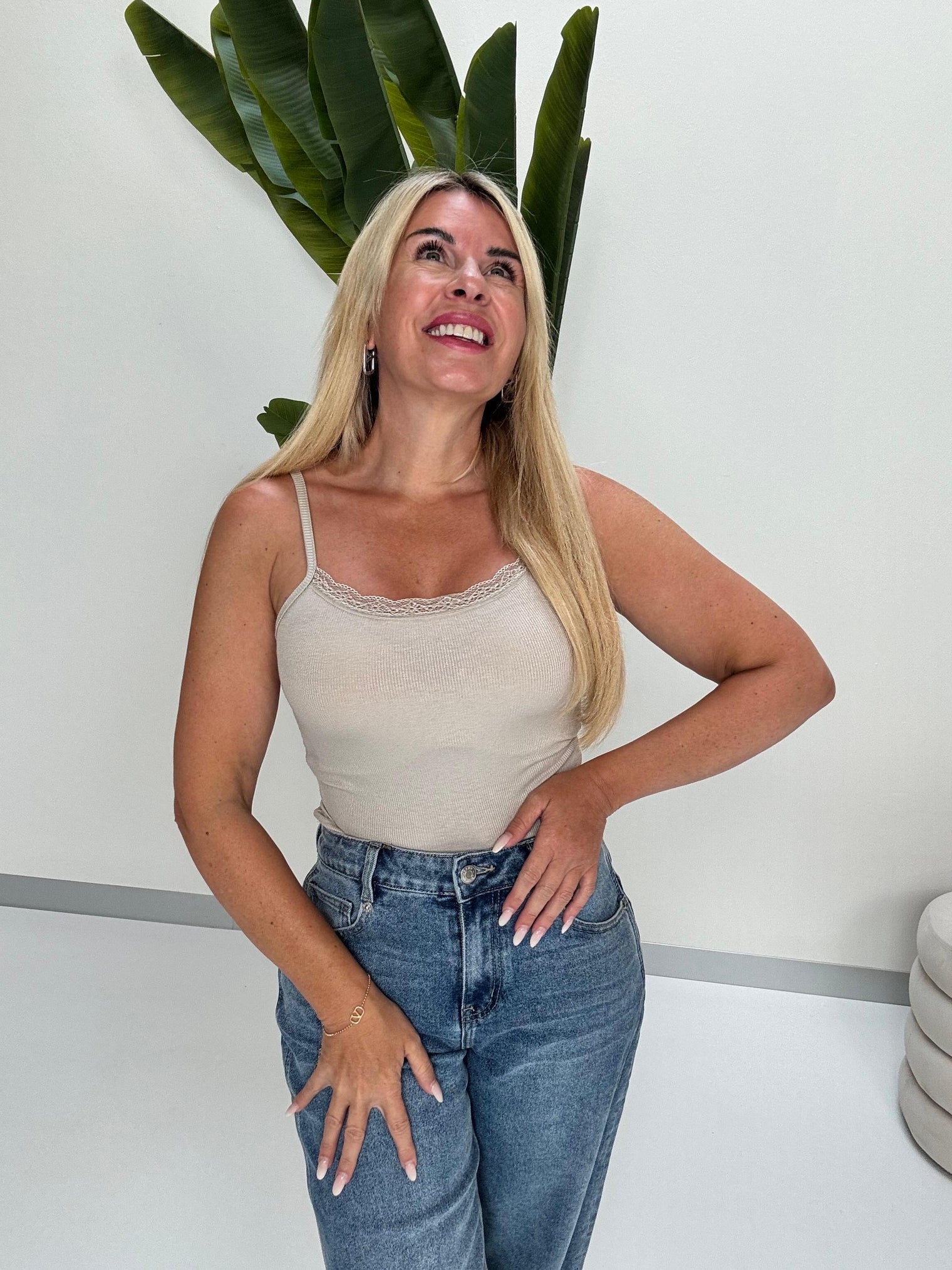 Ripp Spaghettiträger Top Cropped mit Spitze creme