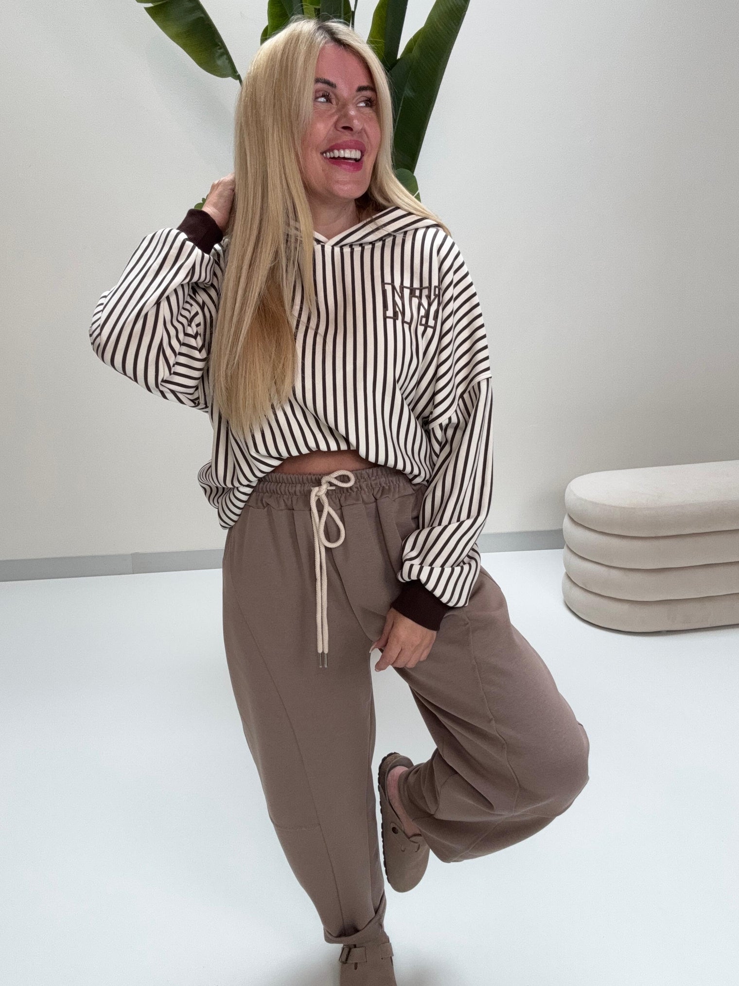 Butterstoff Hoodie creme/coffee gestreift NEW YORK