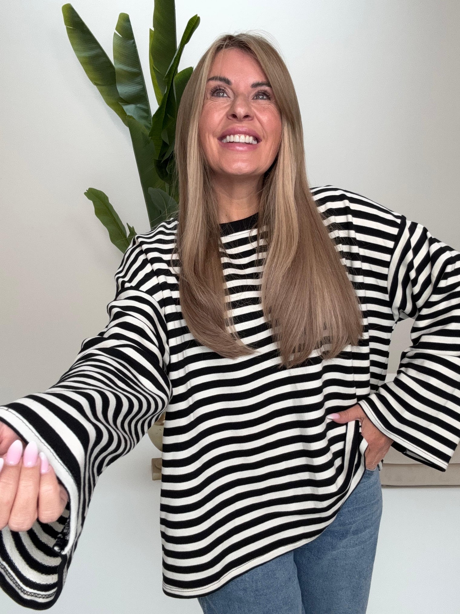 Longsleeve mit leicht ausgestelltem Ärmel STRIPES cremeweiß/schwarz
