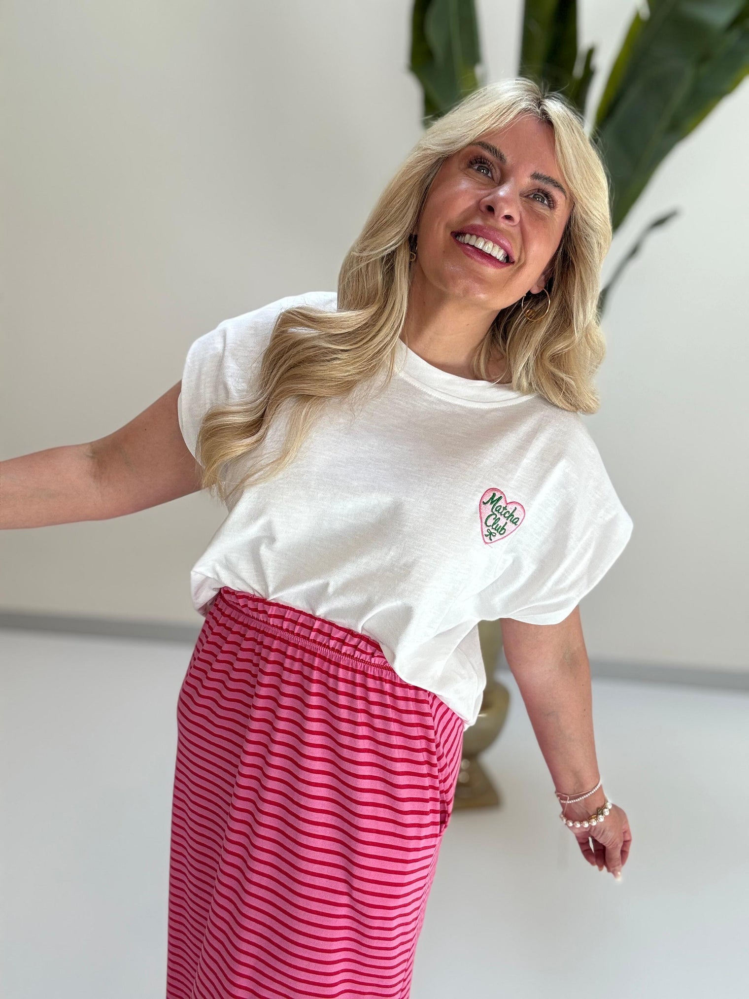 Statement Shirt weiß MATCHA CLUB mit gesticktem Herz
