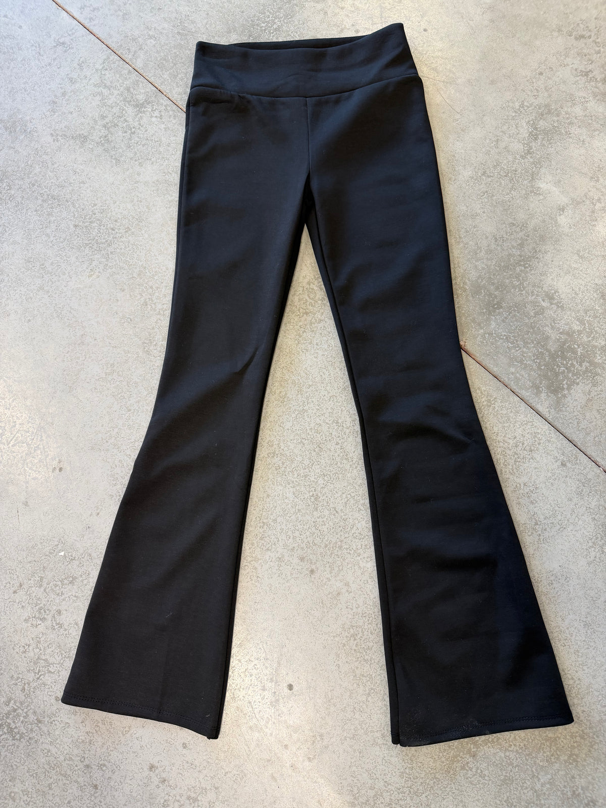 Butterstoff Bootcut Leggings mit ausgestelltem Bein schwarz