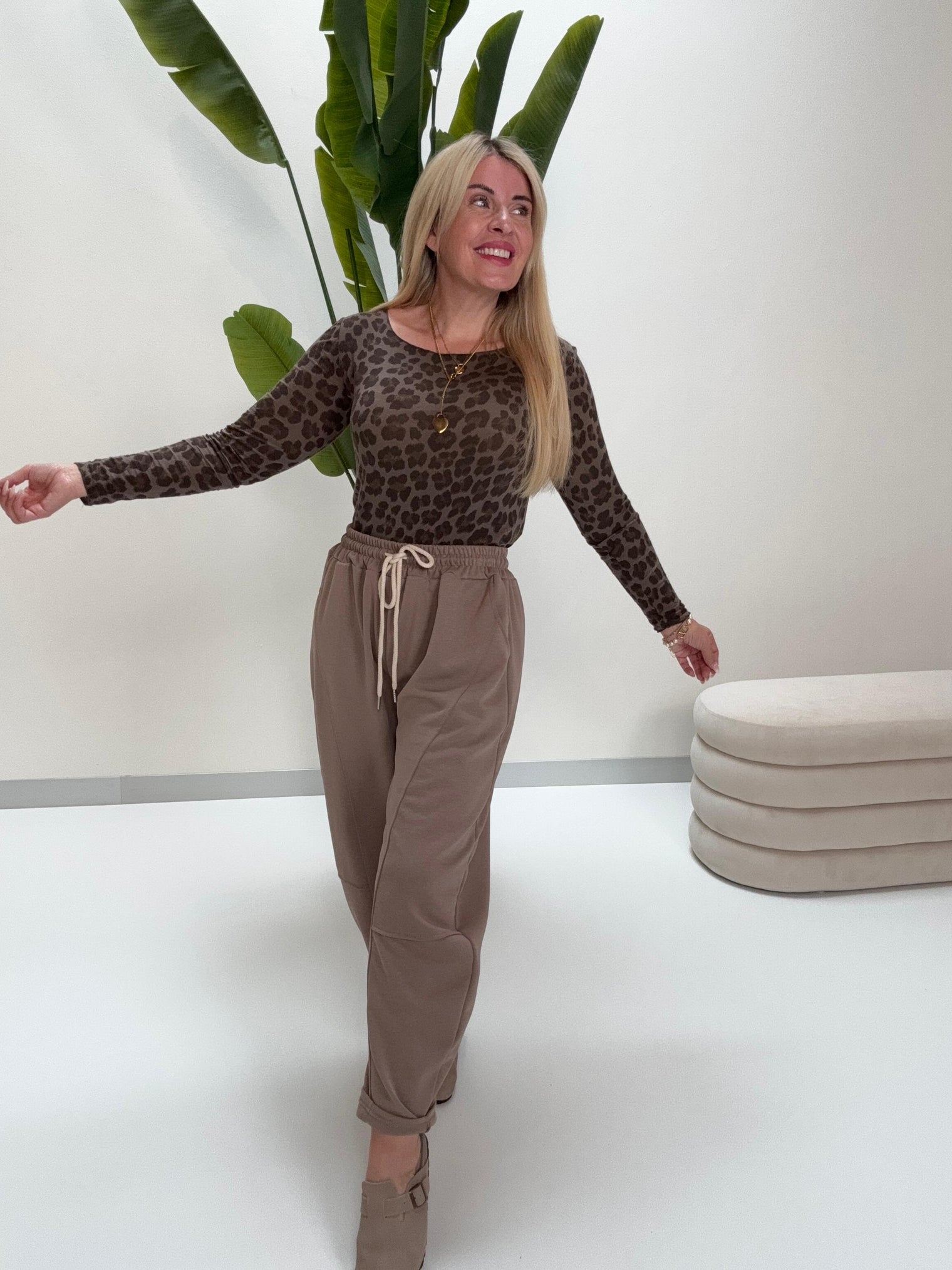 Stretchy Cashmere Langarmshirt taupe LEO POWER toffee/chocolate