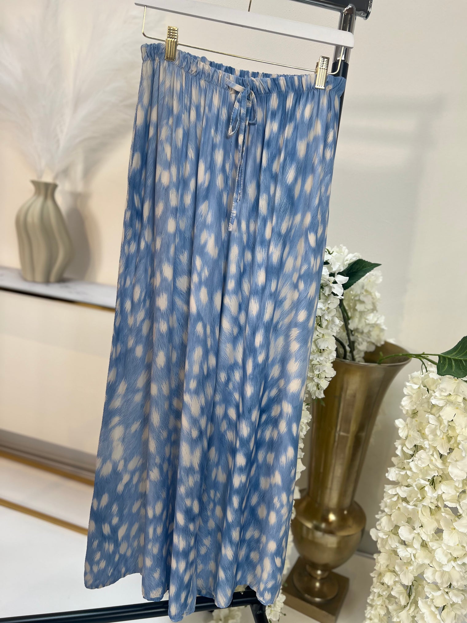 Hose himmelblau/weiß FEATHER