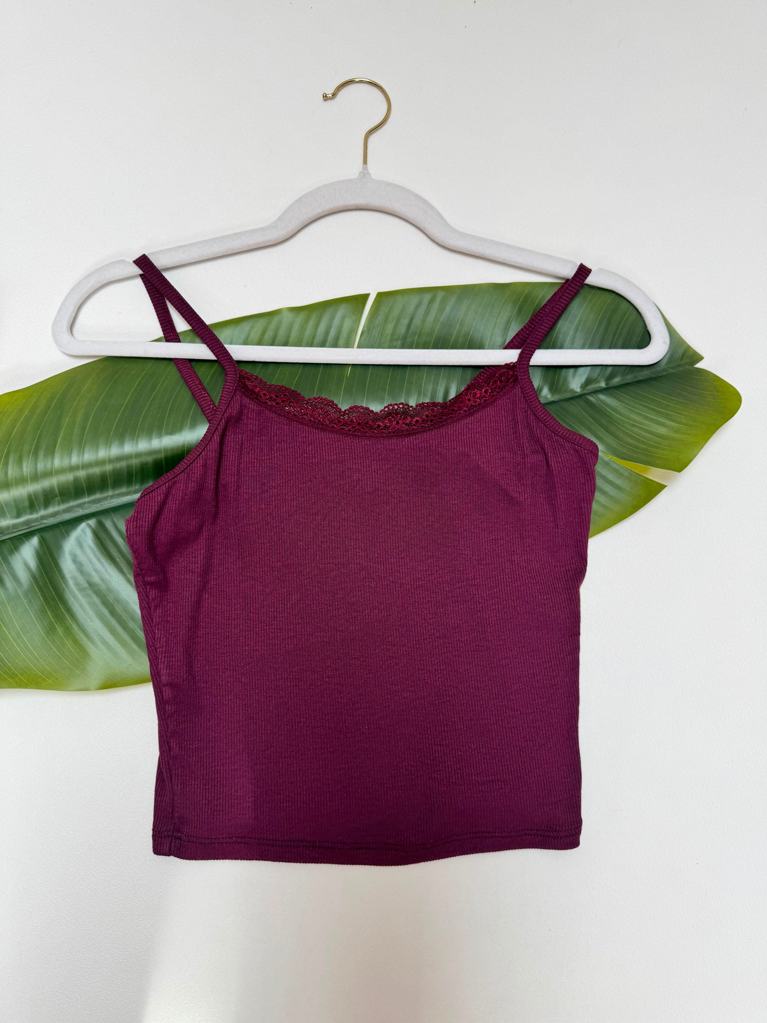 Ripp Spaghettiträger Top Cropped mit Spitze burgundy