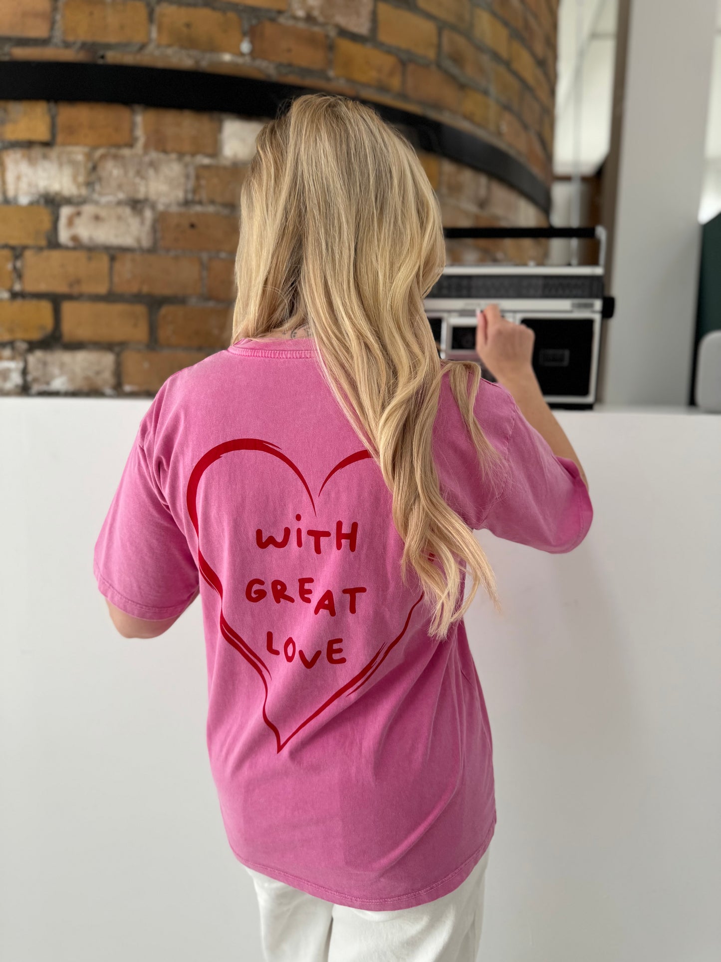 Statement Shirt DO SMALL THINGS WITH GREAT LOVE pink