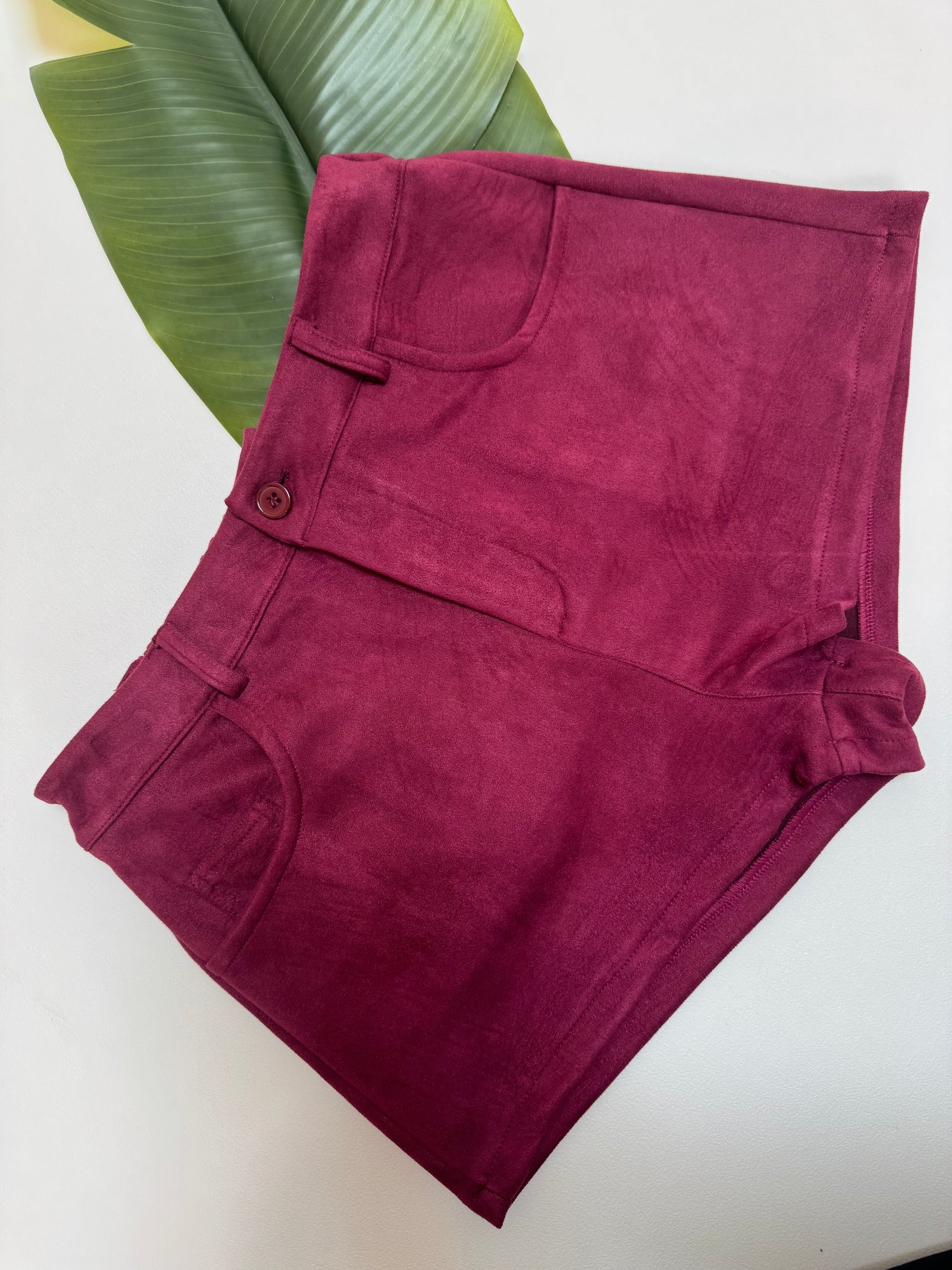 Velours Shorts mit elastischem Bund burgundy