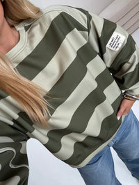 Butterstoff Sweater mit Patch am Ärmel BIG STRIPES hell&dunkelgrün