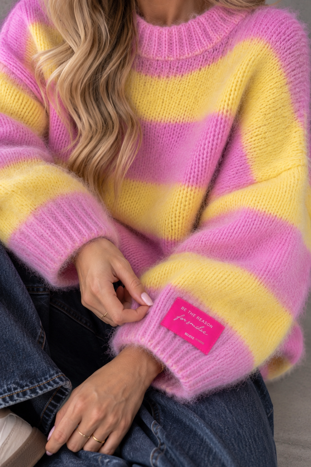 Strickpullover mit Patch rosa/gelb