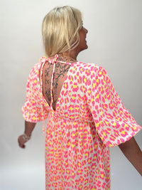 Musselin Kleid Hot weiß LEO POWER hot pink/gelb
