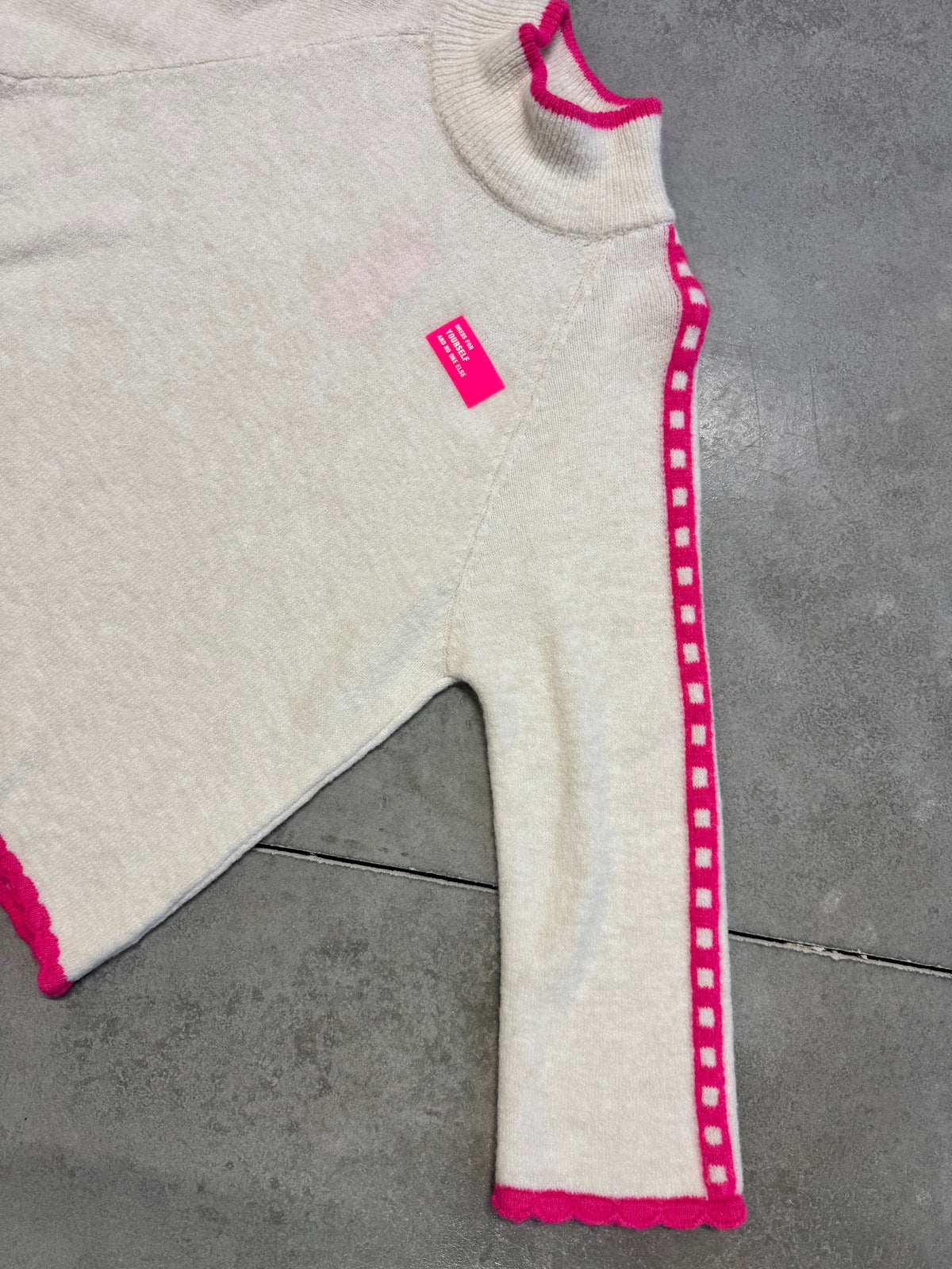 Pullover mit Patch DRESS FOR YOURSELF cremeweiß/pink