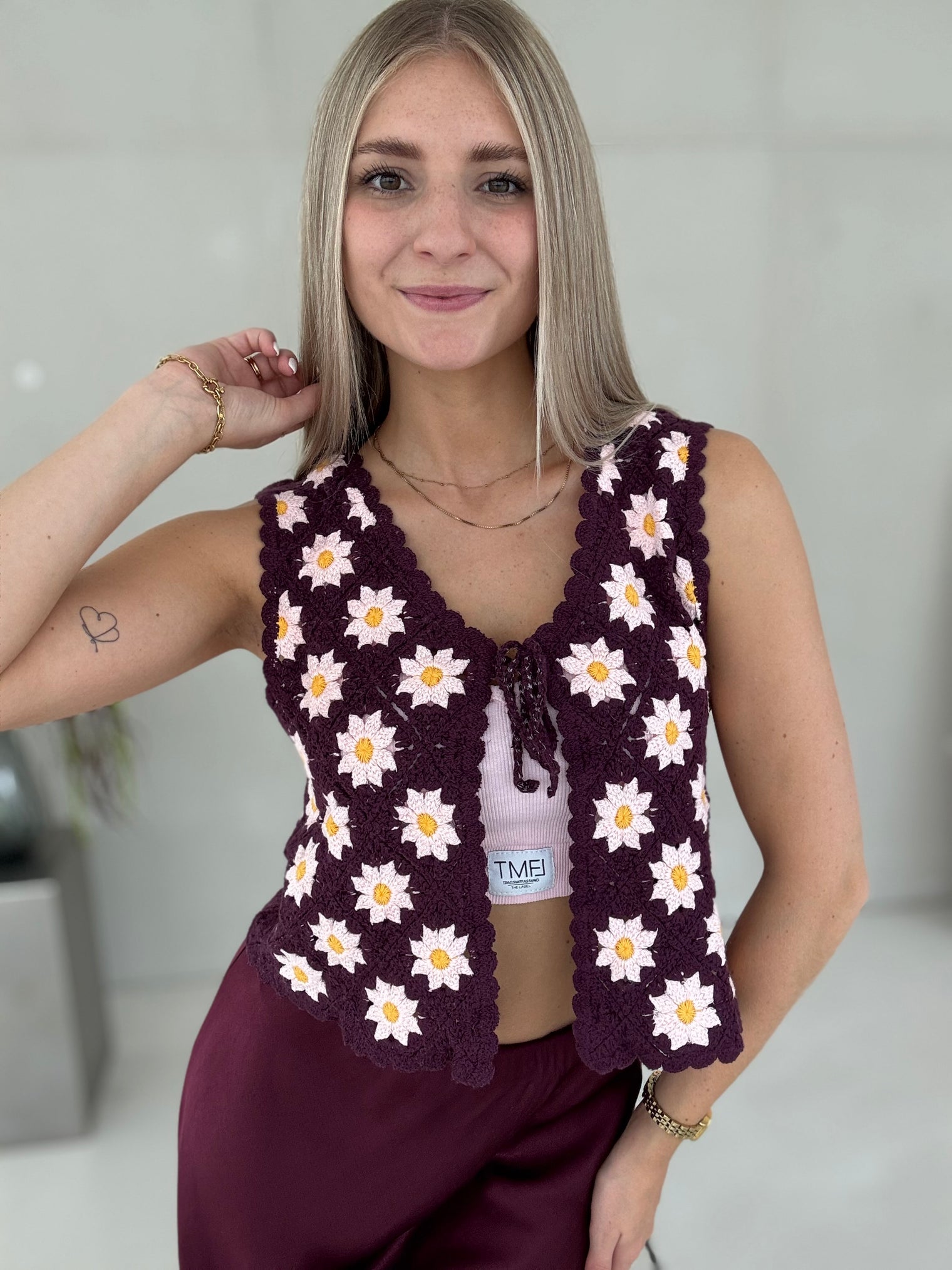 Häkelweste Crochet FLOWER berry