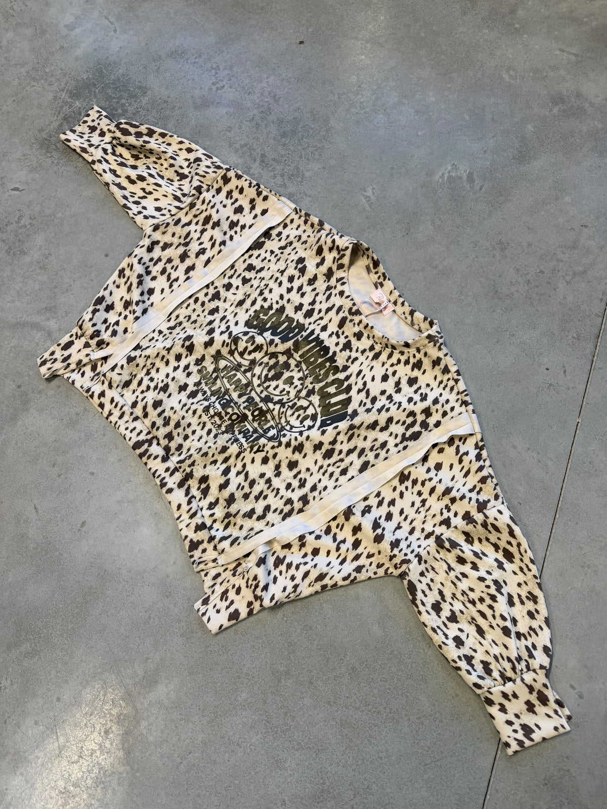 Butterstoff Sweater Good Vibes Club beige/chocolate REH