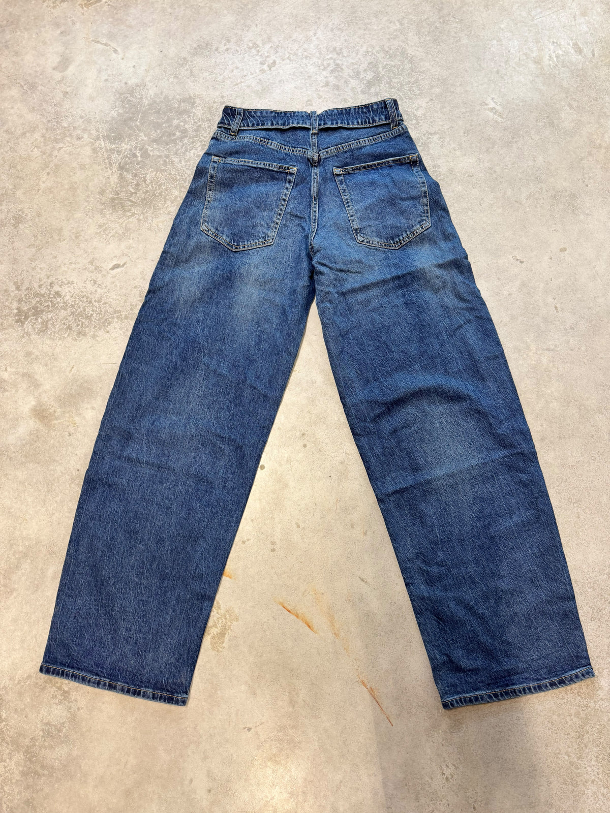 Ballon/Barrel Jeans mit umgeklapptem Fashion Bund