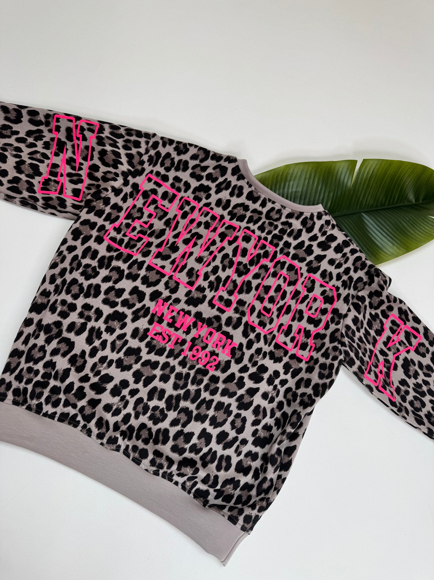 Butterstoff Pullover LEO mit Rückenprint NEW YORK soft grey