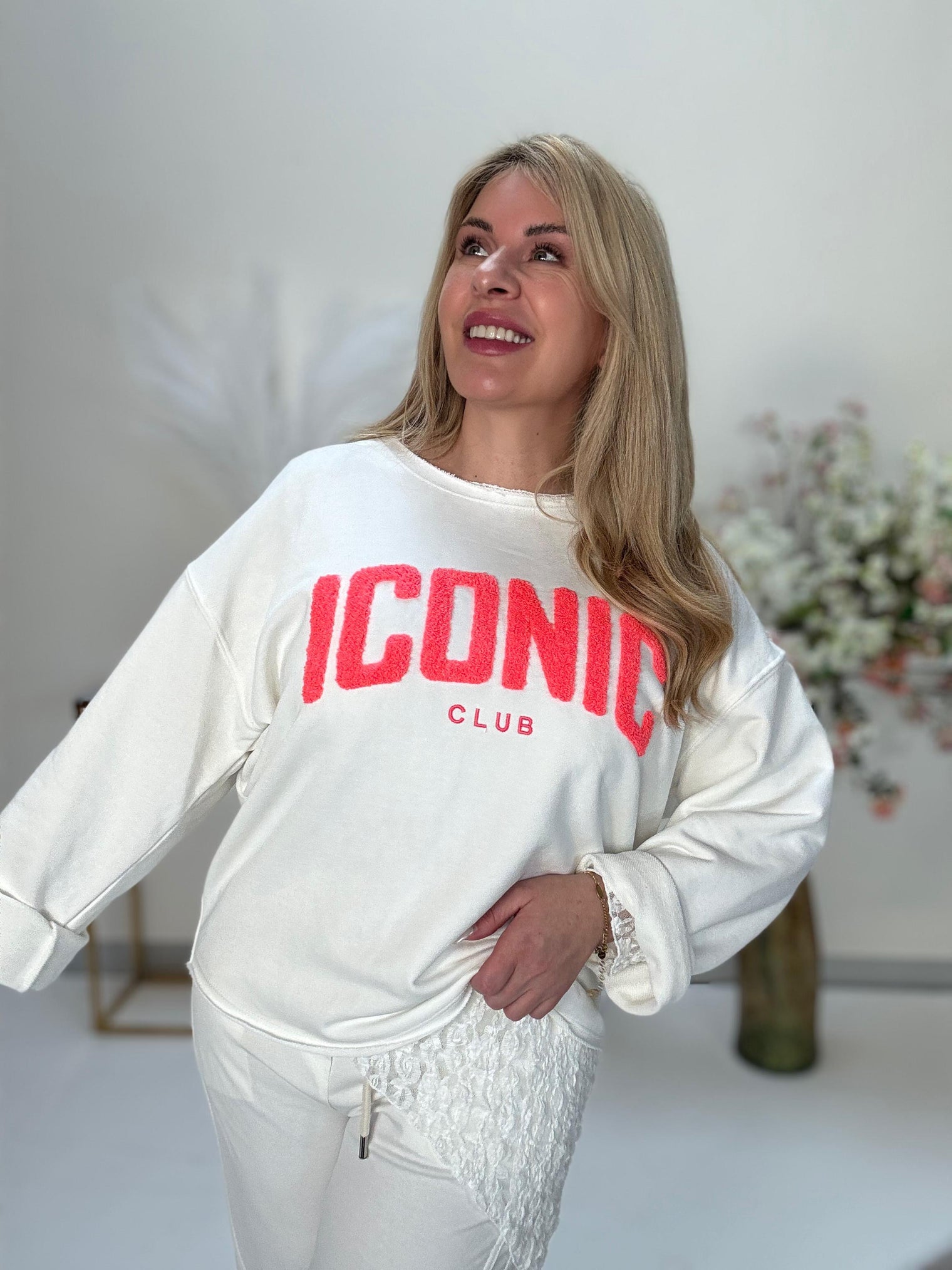Sweater weiß ICONIC pink