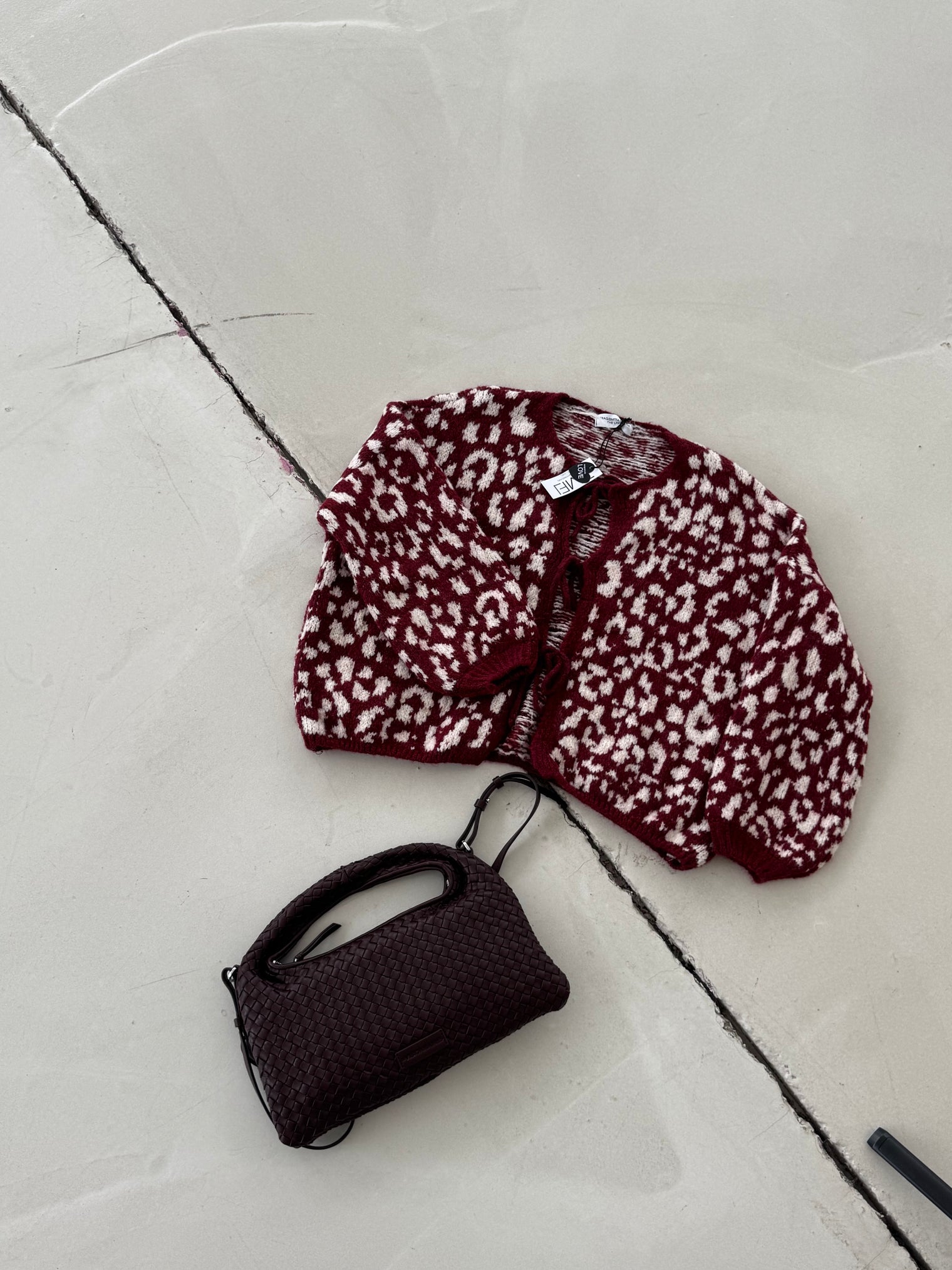 Strickjacke BURGUNDY LEO zum binden