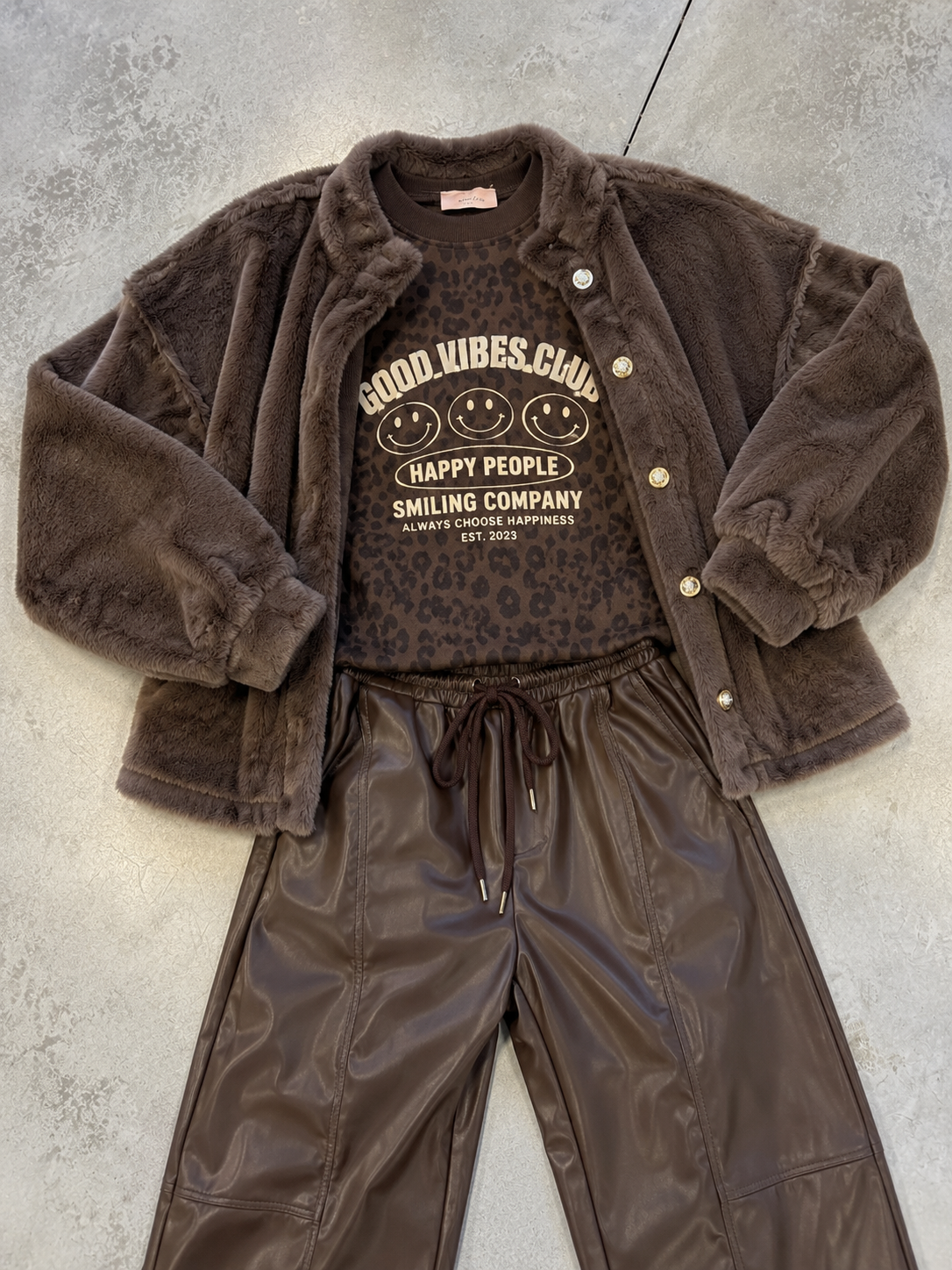 Teddyjacke Braun mit goldenen Knöpfen