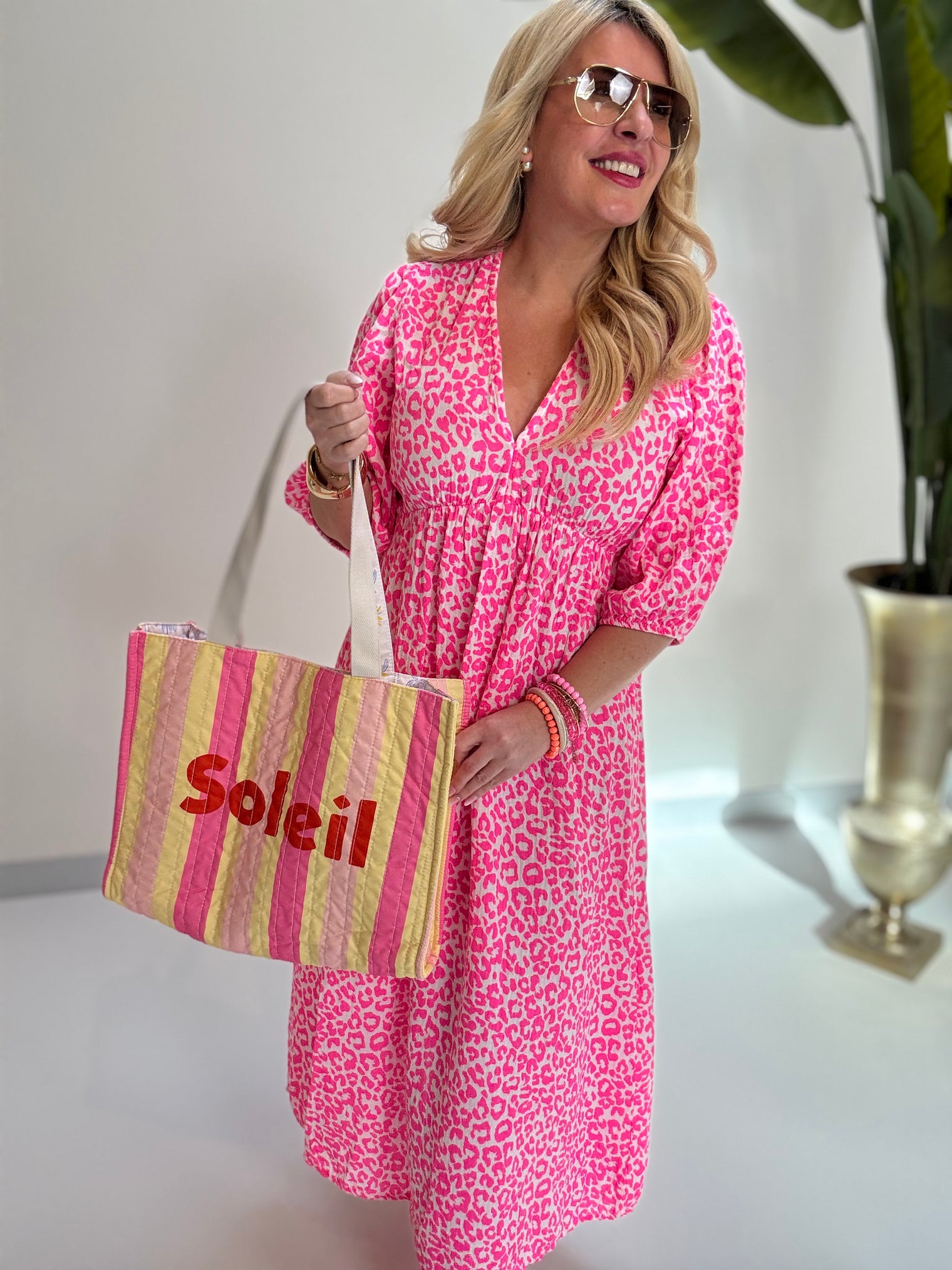 Signature Musselin Kleid Hot rosa