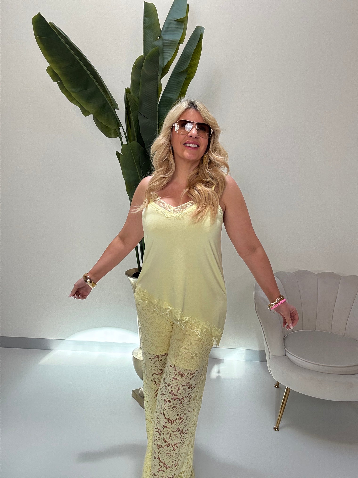 Top mit Spitze & Spaghettiträgern schräg buttermilk lemon