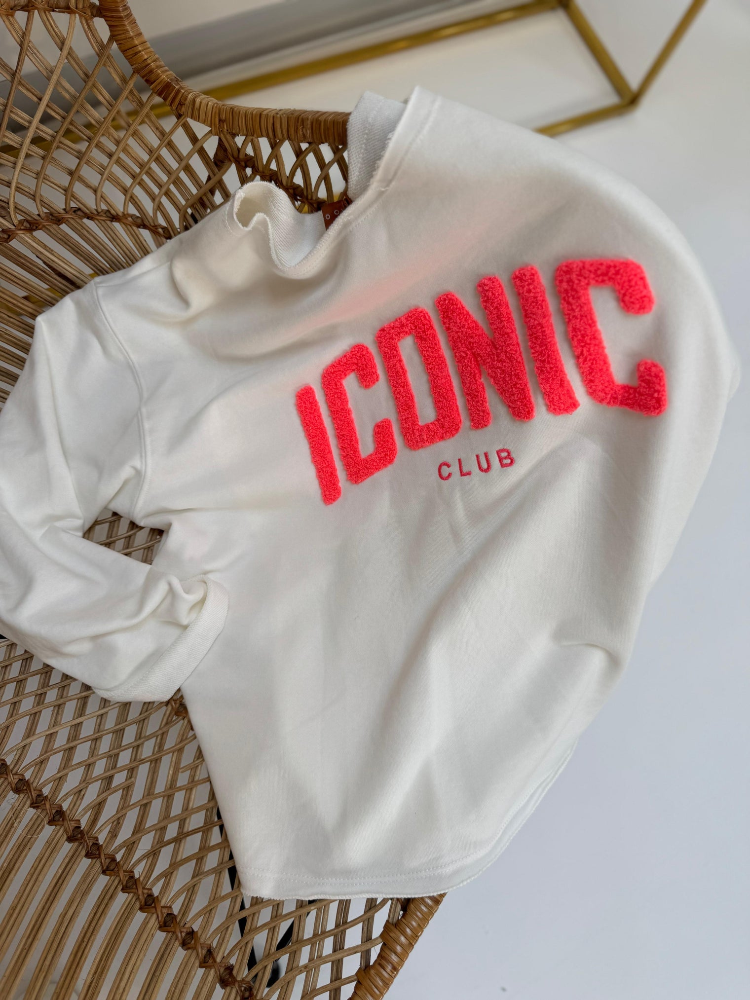Sweater weiß ICONIC pink