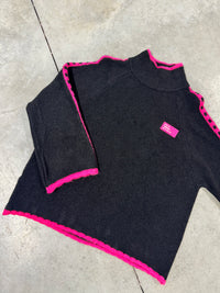 Pullover mit Patch DRESS FOR YOURSELF schwarz/pink