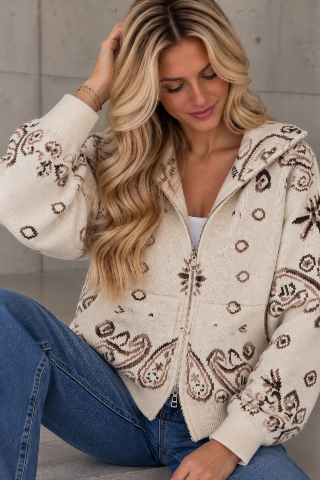 Zipper Strickjacke mit angesagtem Paisleymuster beige