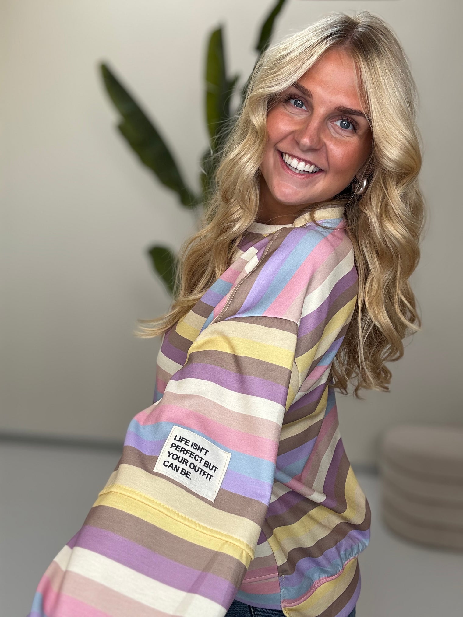 Butterstoff Sweater mit Patch am Ärmel buttermilk/flieder/lila/taupe/gelb/hellblau