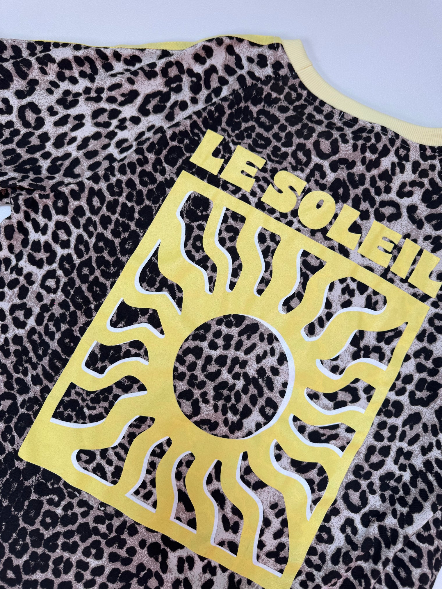 Statement Shirt leo LE SOLEIL GELB mit seitlichen Streifen