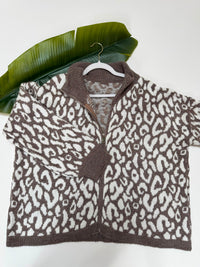 Zipper Strickjacke im angesagten Leo Muster taupe/creme