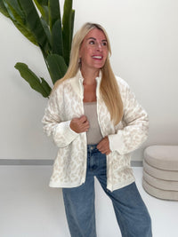 Zipper Strickjacke im angesagten Leo Muster creme/beige