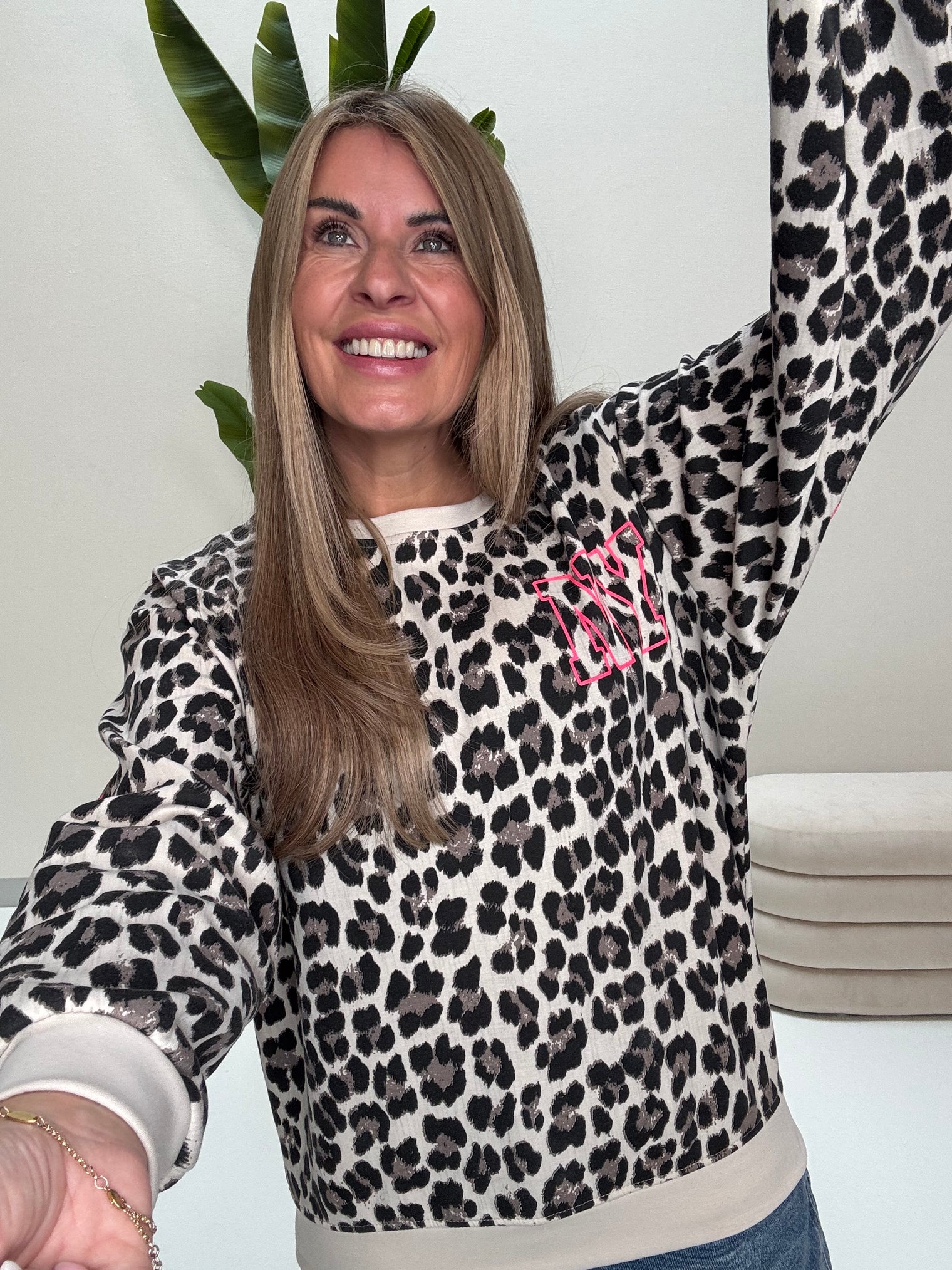 Butterstoff Pullover LEO mit Rückenprint NEW YORK beige