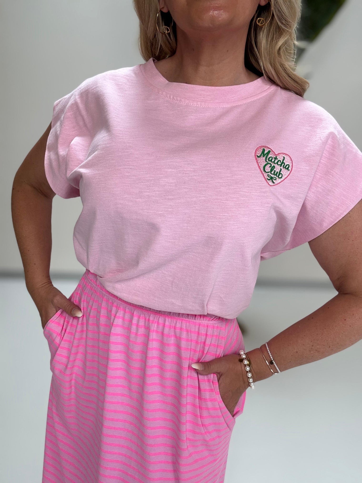 Statement Shirt rosa MATCHA CLUB mit gesticktem Herz