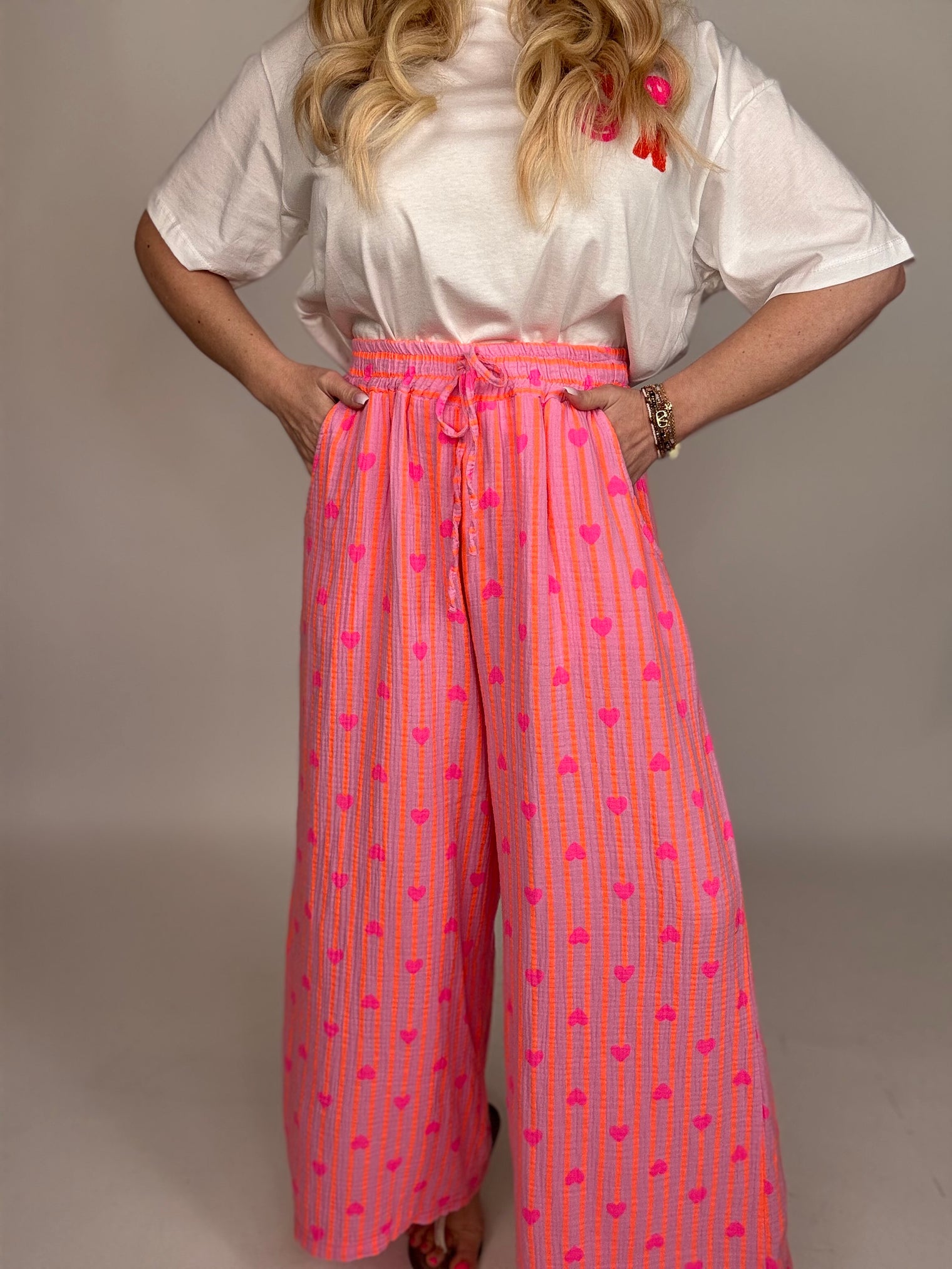 Stylische Musselin Hose rosa HEART ATTACK hot orange&Herzen pink