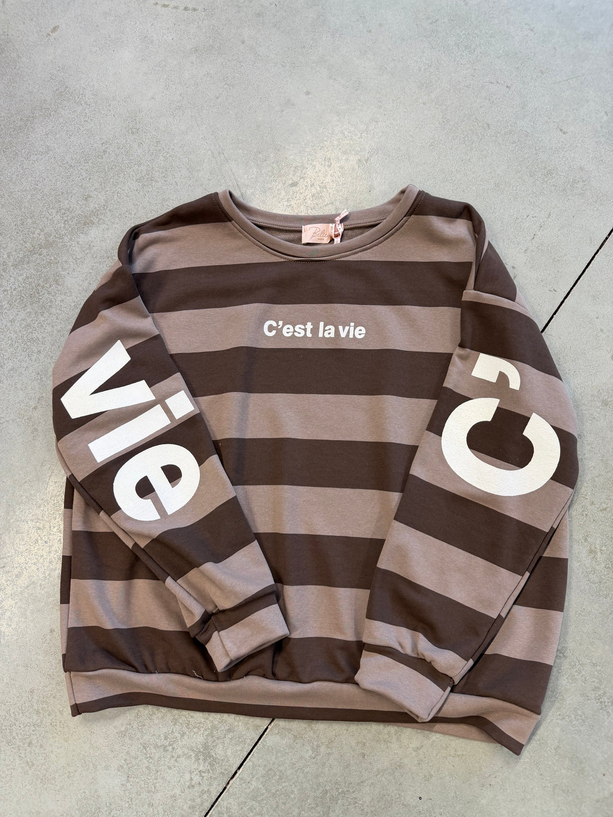 Sweater mit Rückenprint C'EST LA VIE toffee/chocolate