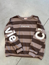 Sweater mit Rückenprint C'EST LA VIE toffee/chocolate