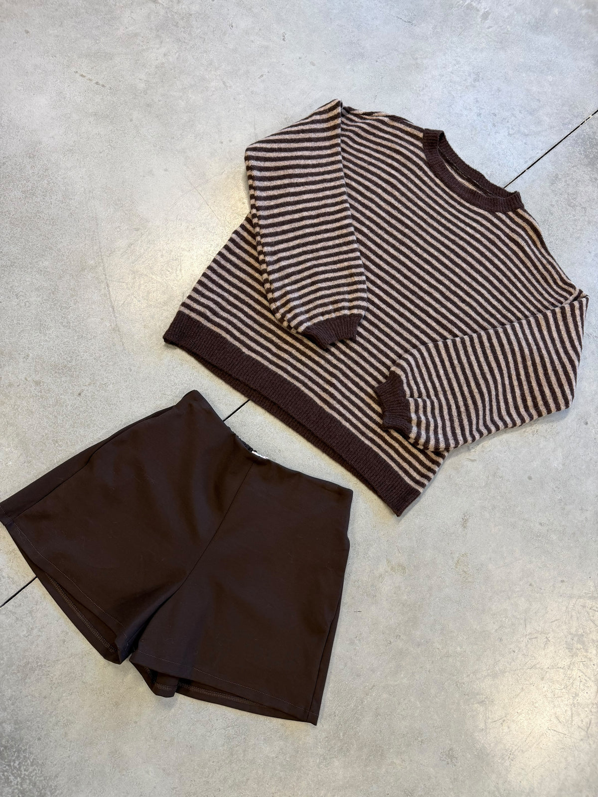 Kuscheliger Strickpullover ICONIC CLUB chocolate/taupe