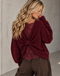 Romantischer Pullover mit Spitzen Rückenausschnitt burgundy