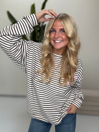 Sweater mit Rückenprint creme/coffee geringelt NAMASTE