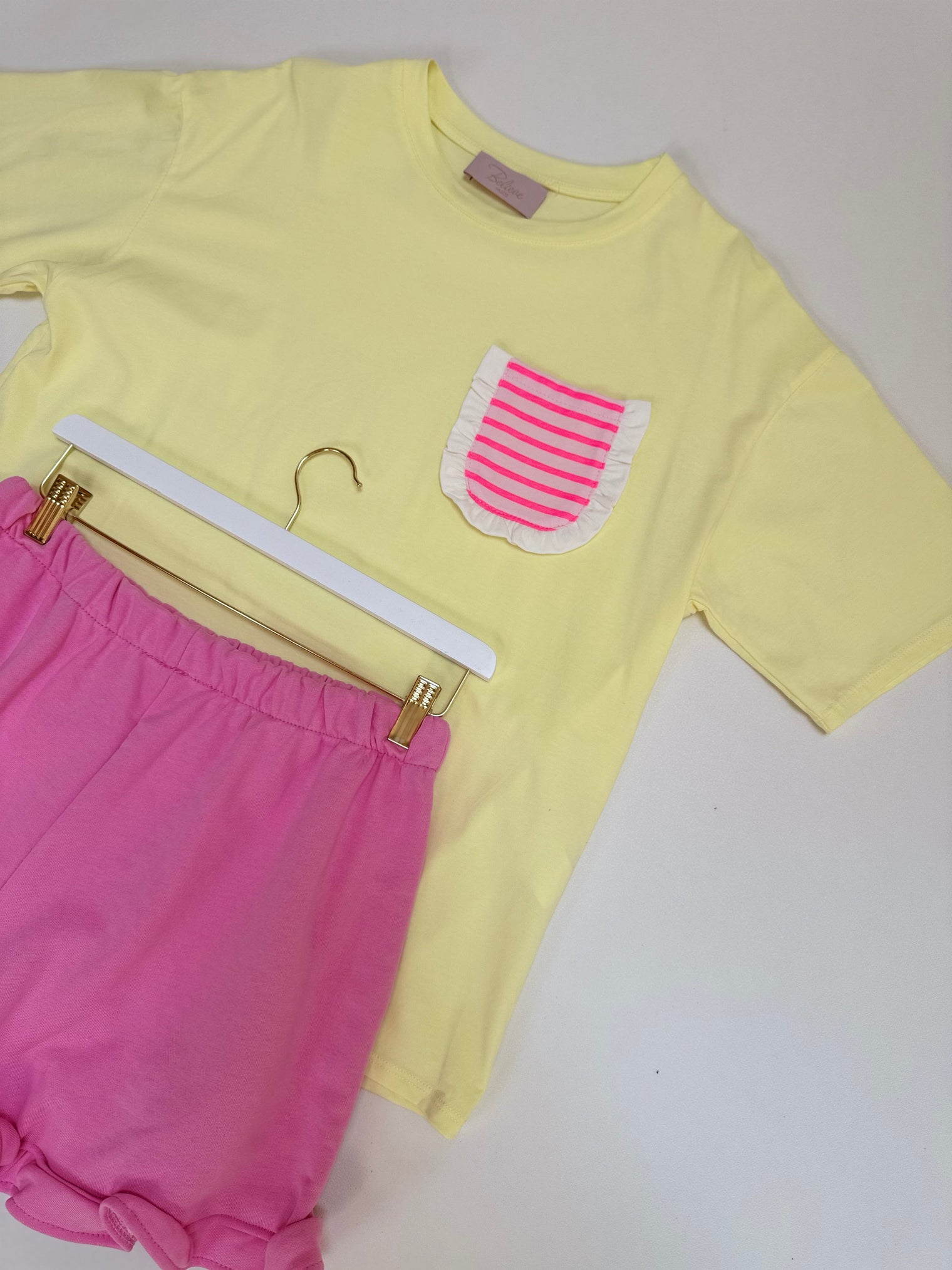 Shirt mit kleiner Brusttasche KISS MY VOLANTS buttermilk lemon