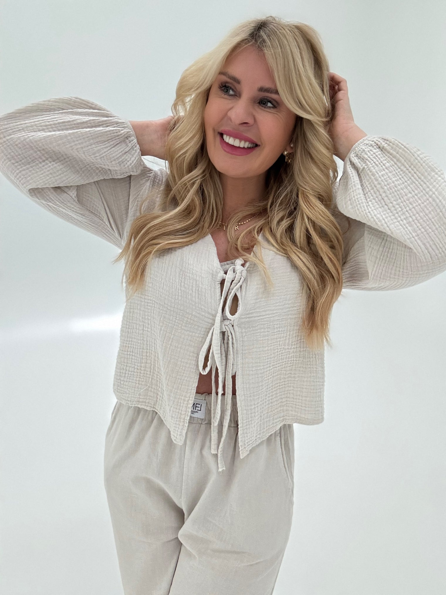 Musselin Bluse BEIGE mit Schleifchen Cropped