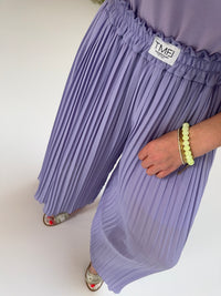 Signature Plisseehose flieder mit Patch