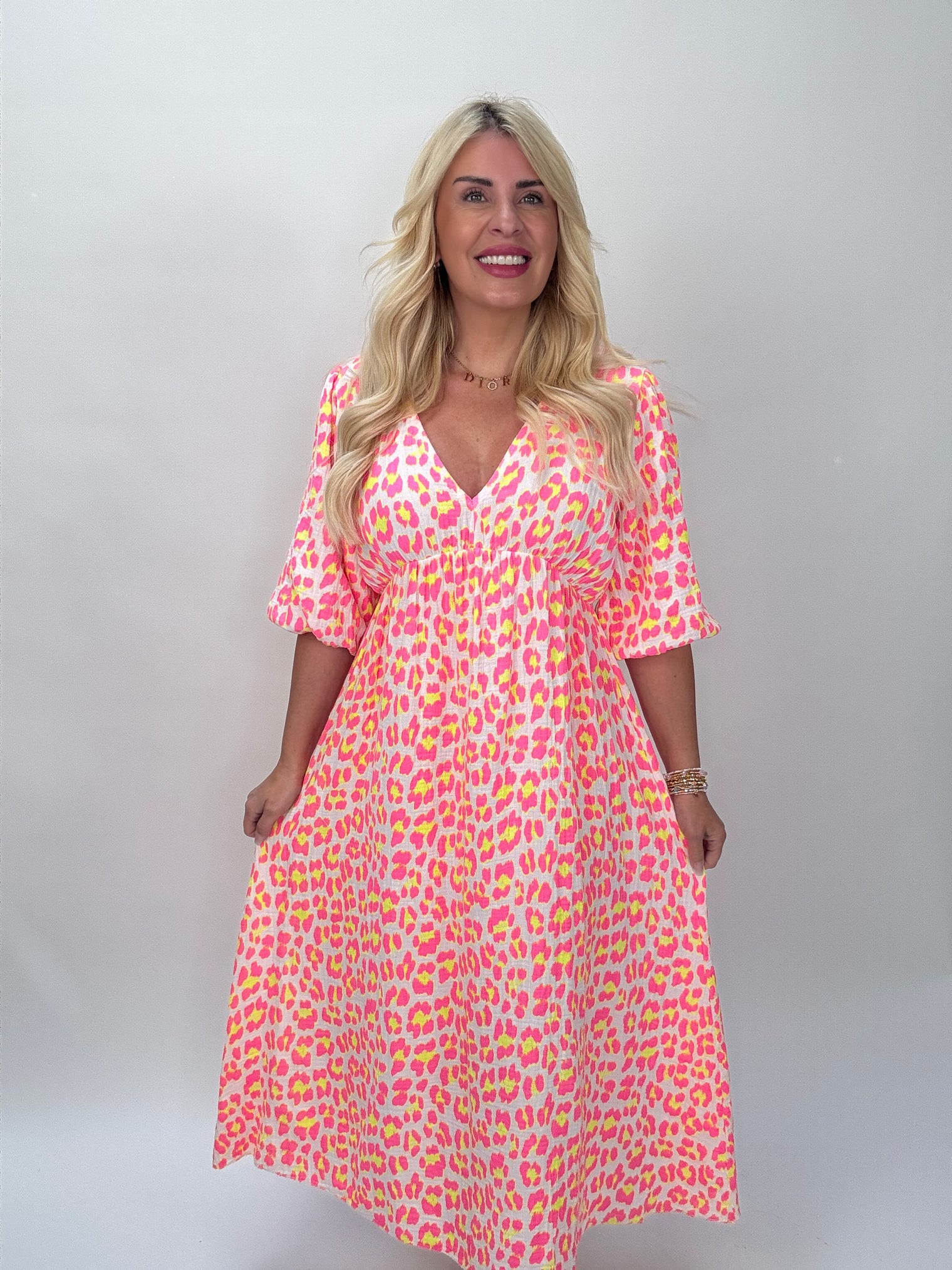 Musselin Kleid Hot weiß LEO POWER hot pink/gelb