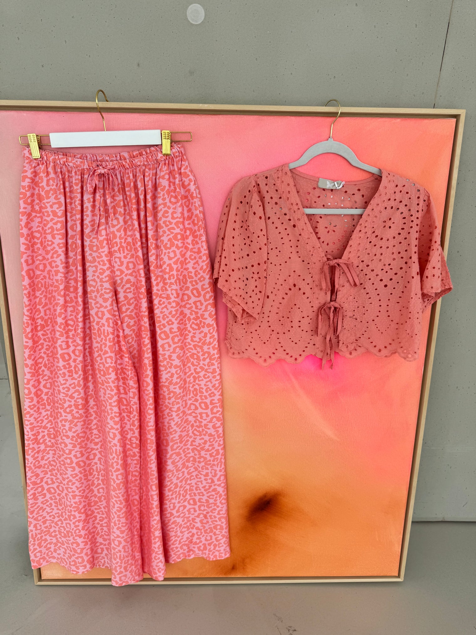 Hose mit Seide LEO LOVER Wassermelone rosa Koralle