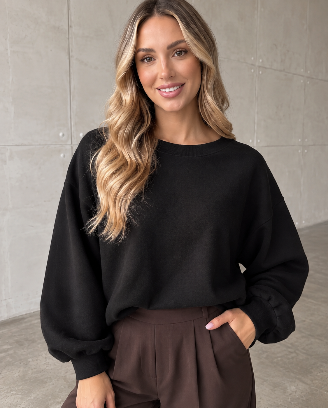 Butterstoff Pullover mit Gummizug unten schwarz