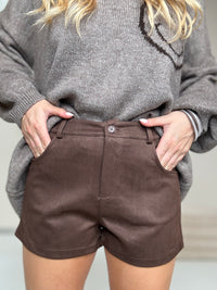 Velours Shorts mit elastischem Bund dark chocolate