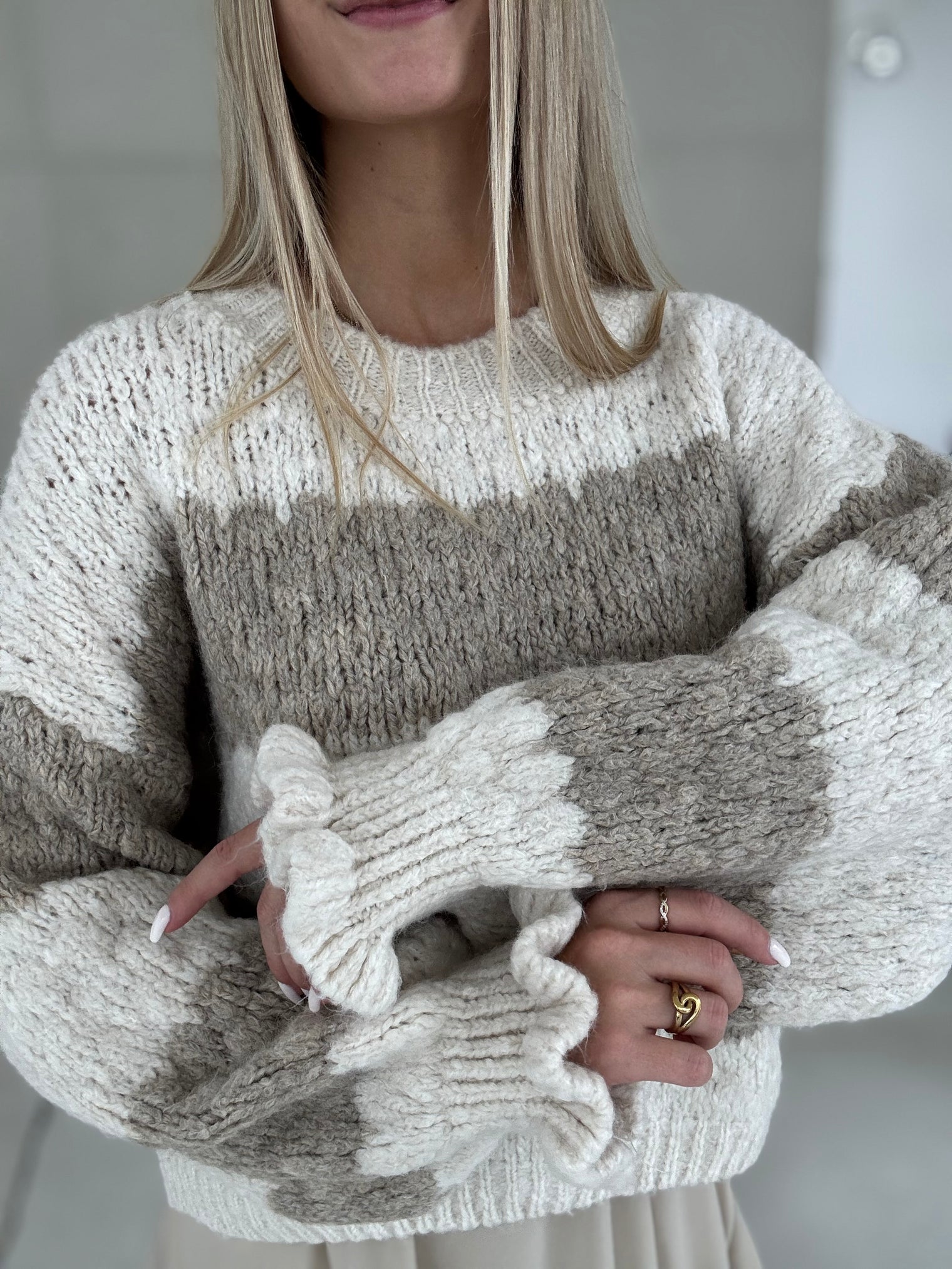 Kuschelweicher Strickpullover SOFT TAUPE weiß