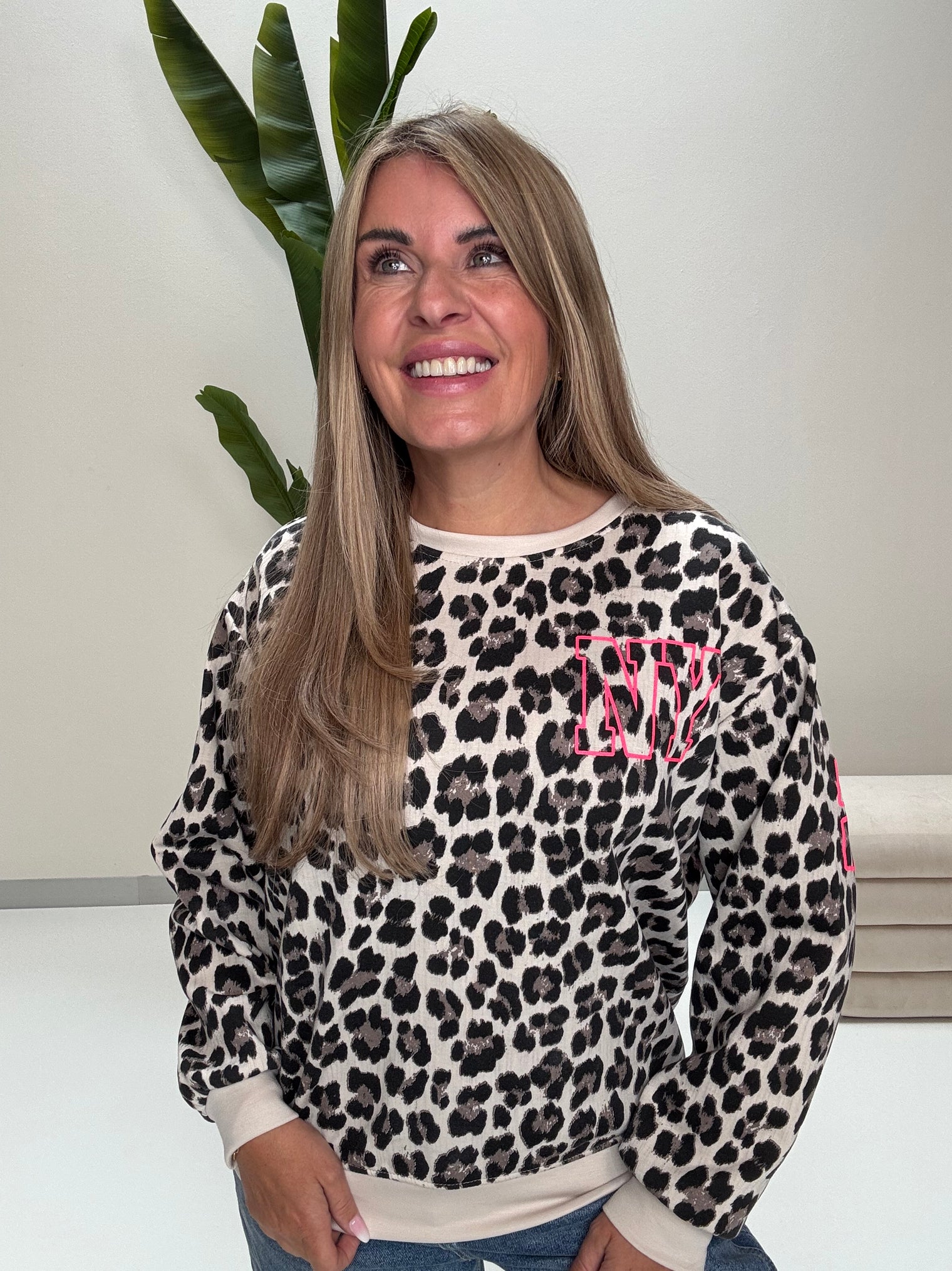 Butterstoff Pullover LEO mit Rückenprint NEW YORK beige
